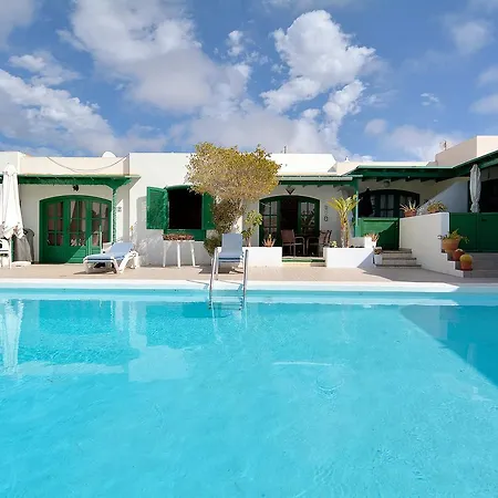 Aries Pdc Pool Apartmán *